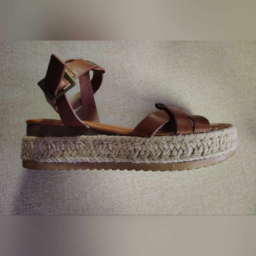 Brown Bamboo Platform Sandals size 7